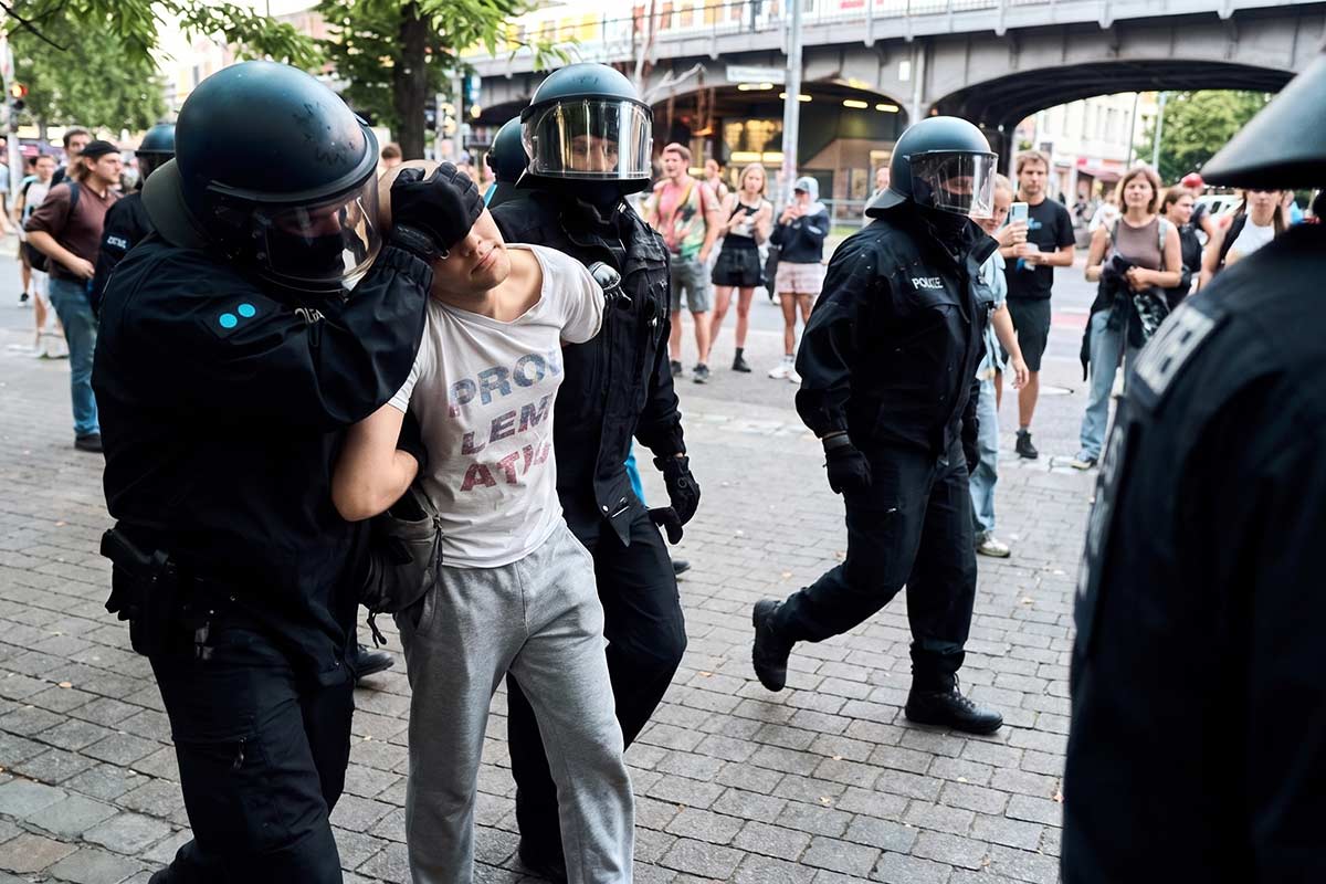 Что нужно знать перед участием в протесте в Германии. Фото: ausnews.de