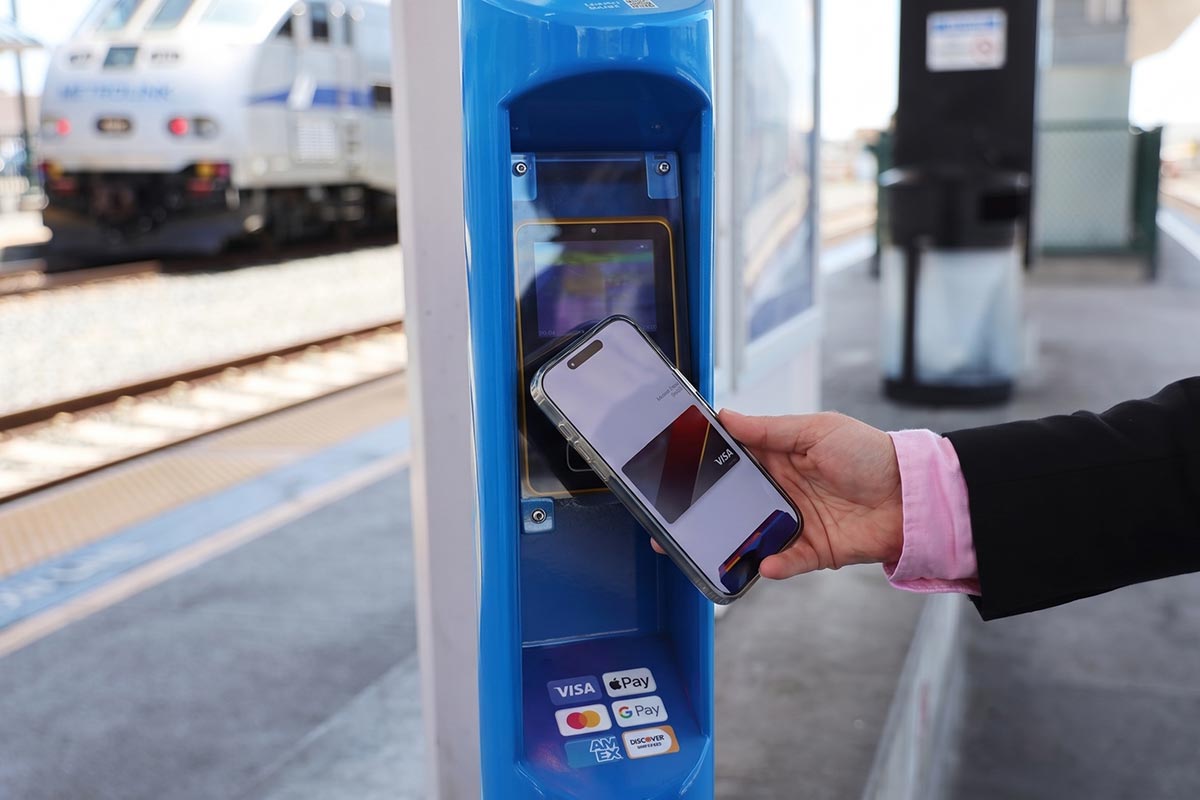 Бавария вводит оплату проезда касанием телефона. Фото: ausnews.de