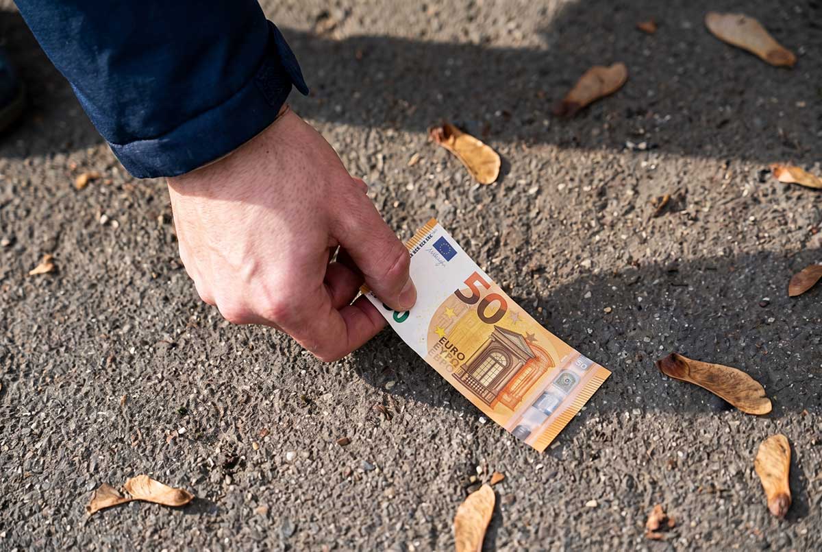 Нашли 50 евро на улице в Германии — а это уже уголовное преступление. Фото: ausnews.de