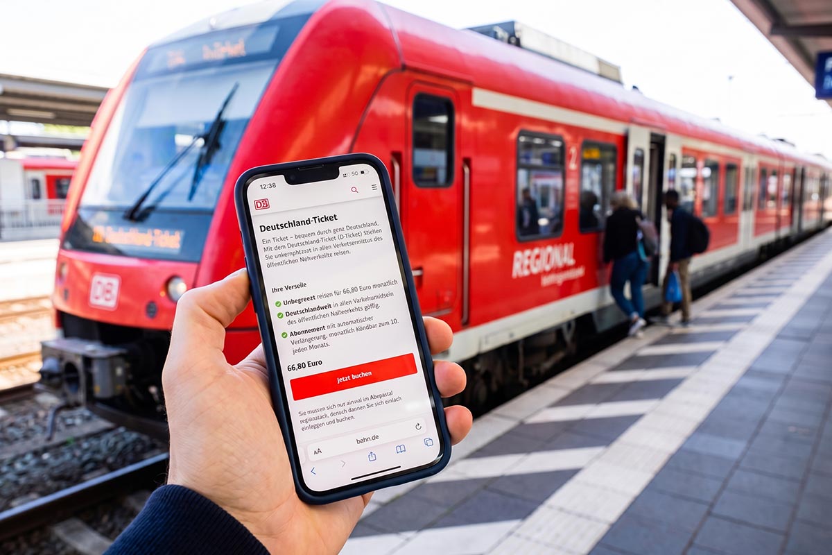 Проездной Deutschlandticket подорожает до 66,80 евро с 2027 года. Фото: ausnews.de