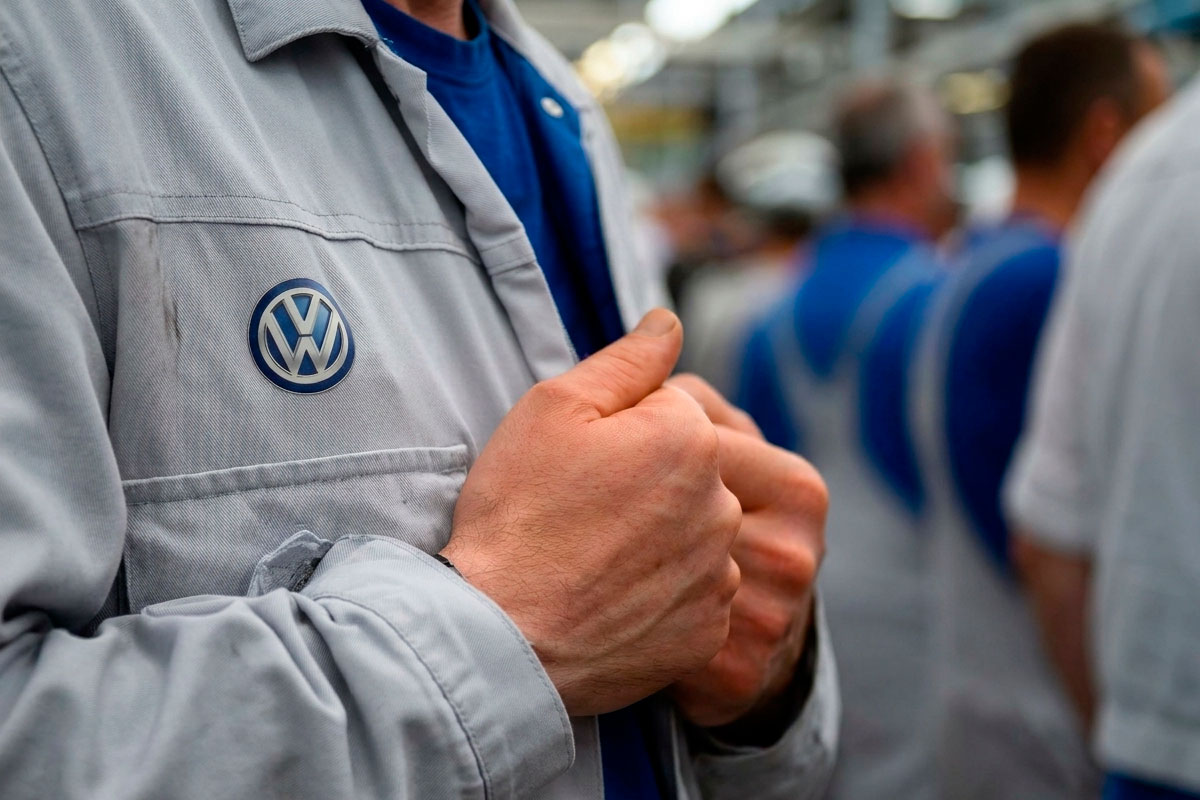 Более 100 тысяч сотрудников Volkswagen могут лишиться льгот с января 2027 года. Фото: ausnews.de