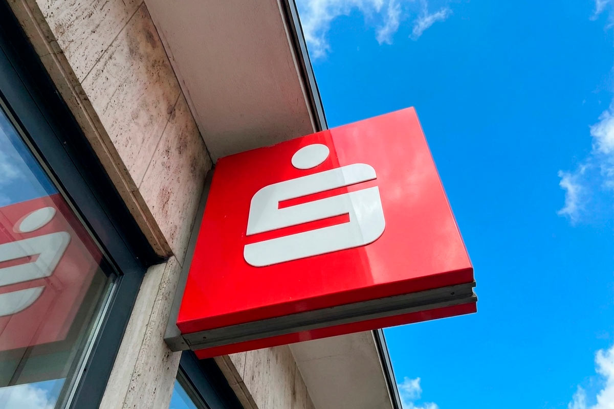 Новая уловка мошенников против клиентов Sparkasse: возврат 106,99 евро. Фото: ausnews.de