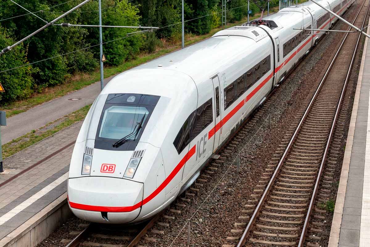 DB закрывает скоростную линию в Баварии на ремонт с 30 октября по 12 декабря 2026 года. Фото: ausnews.de
