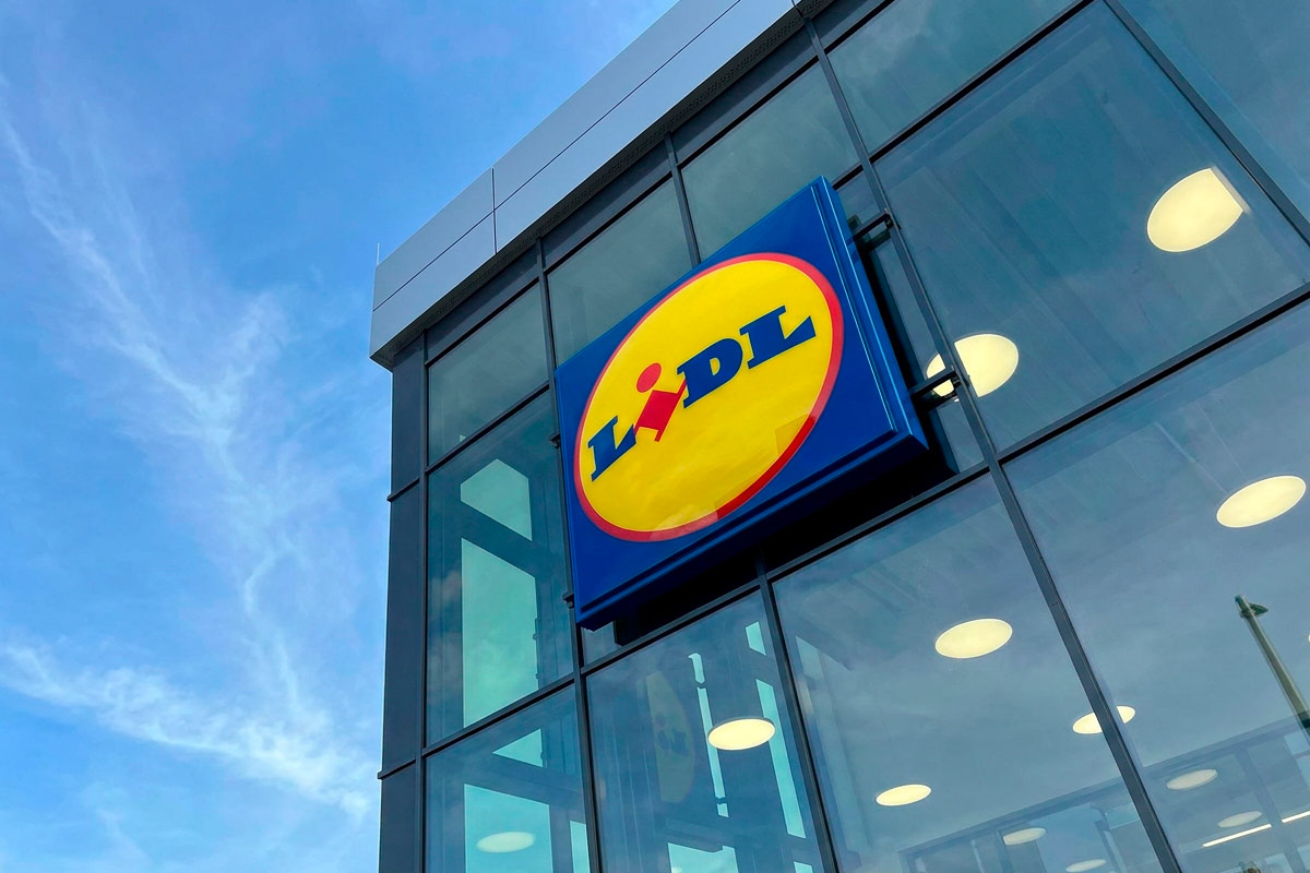 Lidl начал продажу адвент-календарей в Германии: внутри ваучеры и розыгрыш BMW. Фото: ausnews.de